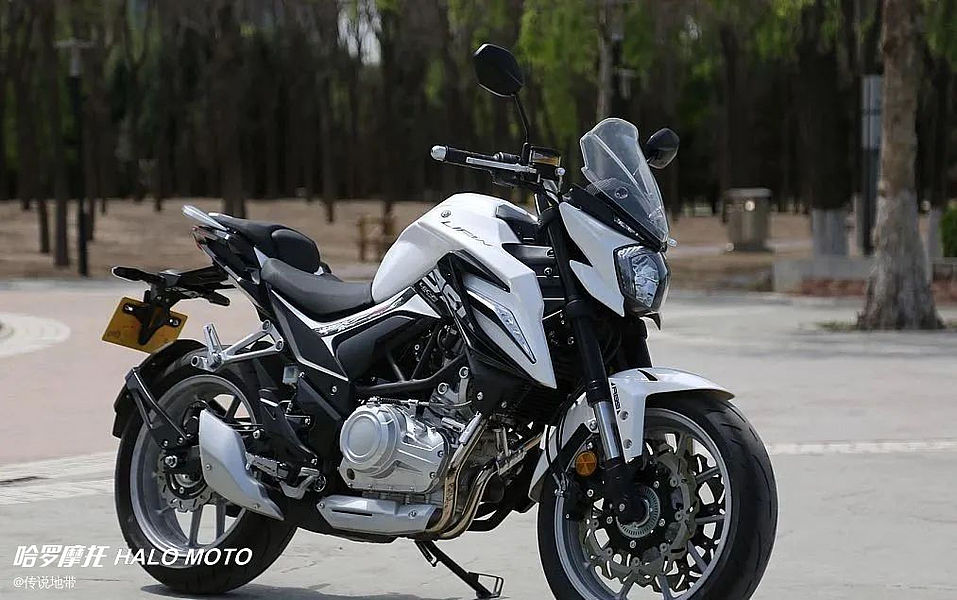 力帆350级运动街车,前后碟刹标配abs,双缸水冷电喷极速135km/h,摩托范