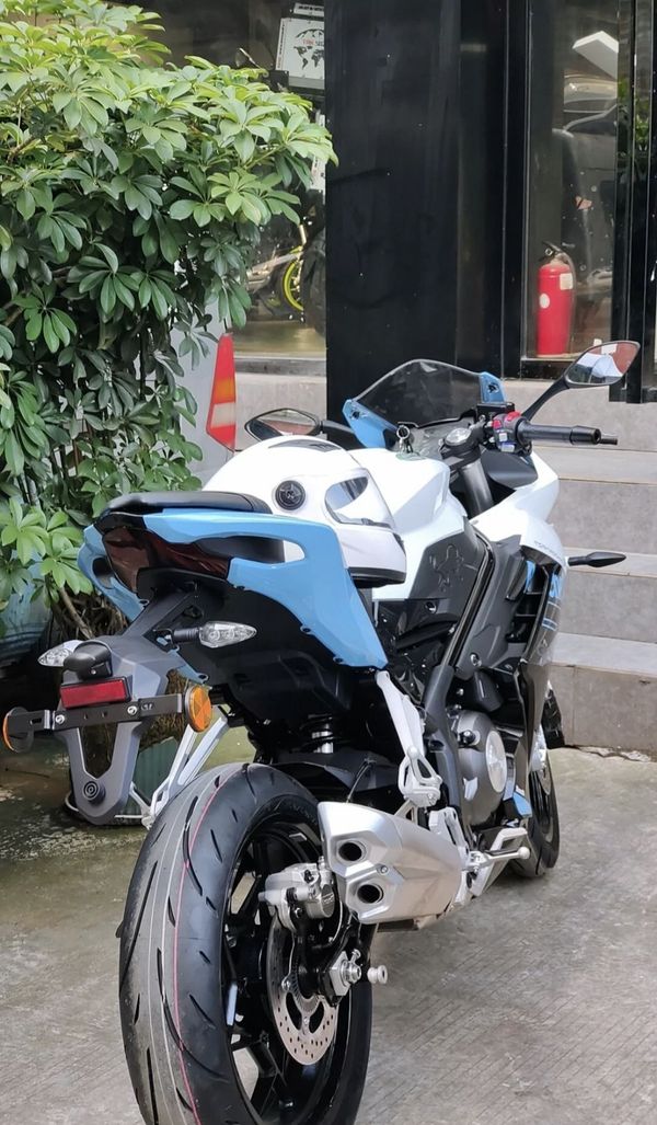 贝纳利飓风302r