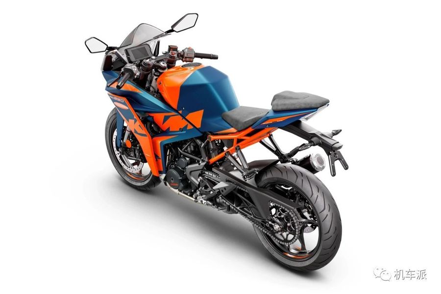 ktm390老款改新款,老款ktm390改前脸 油箱增大车身更轻新款ktm小钢炮rc390迎来大改款