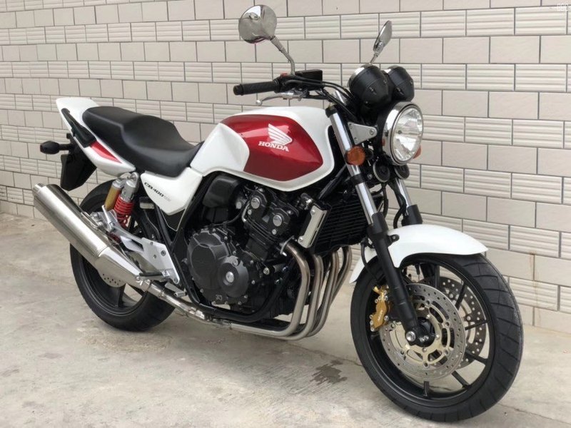 本田cb400f pk 本田cb400,摩托范-哈罗摩托