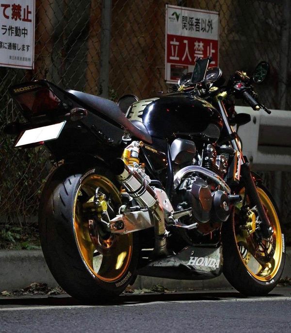 本田一代神车hondacb400改装案例