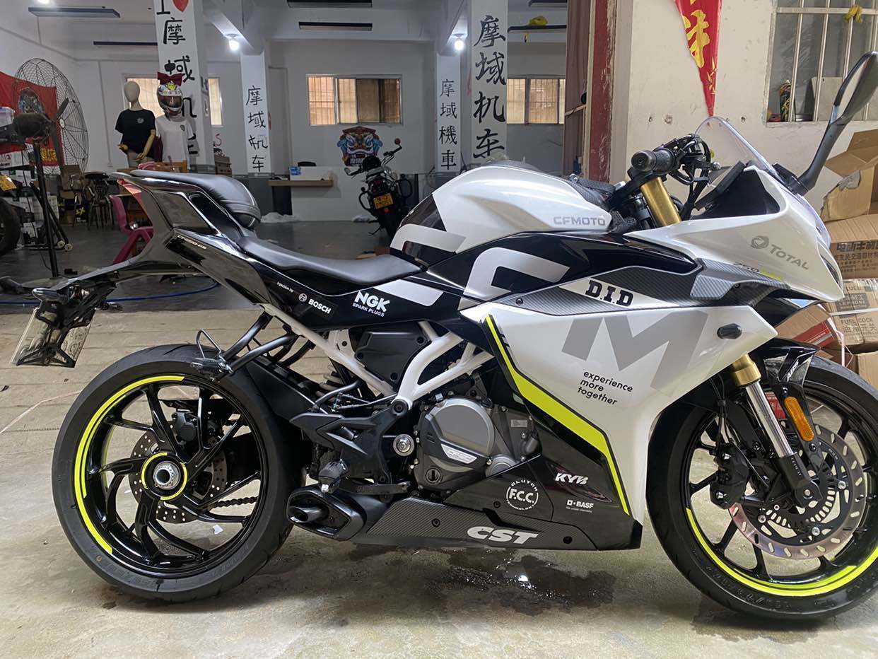 摩瑞摩托车,MV800报价及图片-哈罗摩托车官网