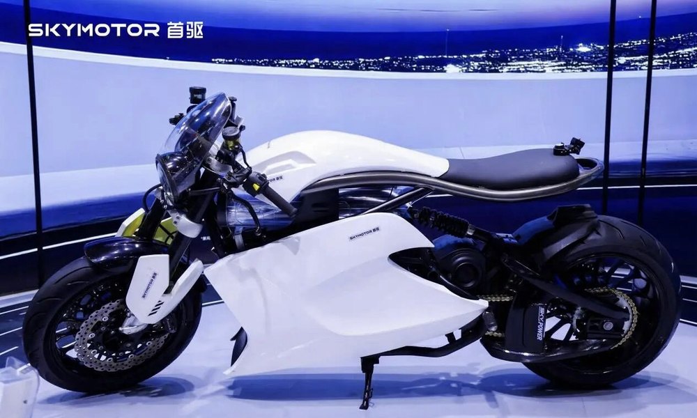 赛道级电摩新物种，首驱暴风者X 2代正式登场！,摩托范