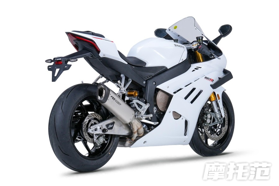 43800元的820RR，张雪机车给三缸跑车立了个新标杆
