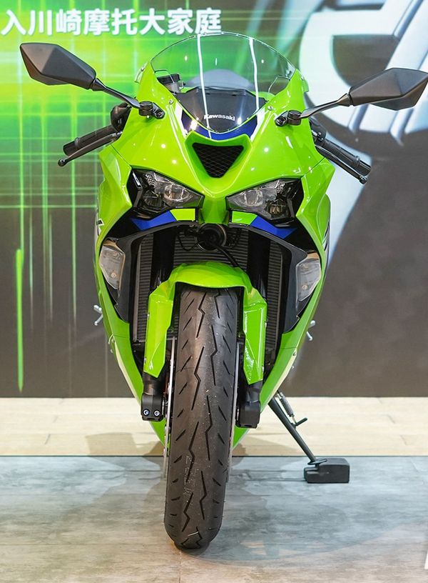 千年漂流 NSP 2026款川崎Ninja ZX-6R，是一款129匹的四缸猛兽，主打赛道性能与街道