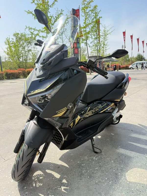 放鷹 新装版 国产踏板卷疯了！2026款天鹰TX150F豪华版与TX250F黑金版双车齐发，配置