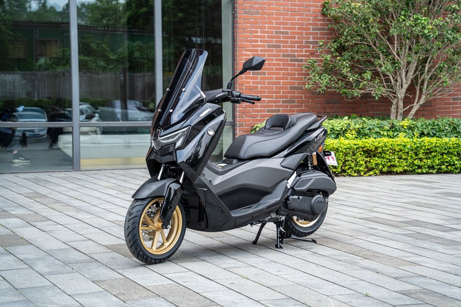 飞鹰NX150 7980元起水冷+ABS+TCS