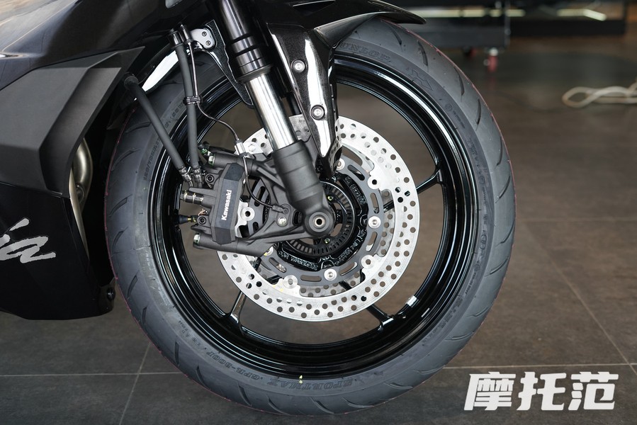 四缸仿赛五九八川崎ZX-4R,摩托范