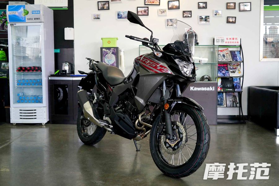 进口300排量拉力摩托   川崎versys x300