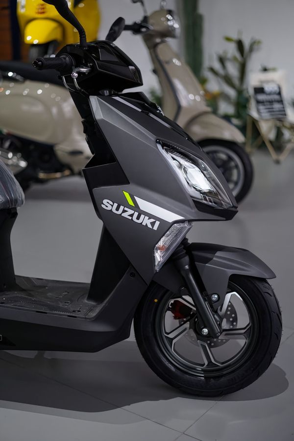 万元左右最强的踏板车铃木uy125!