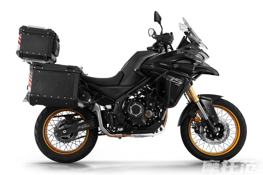 无极DS525X升级上市，赛科龙RX600、春风450MT、本田NX400你会选择谁呢？