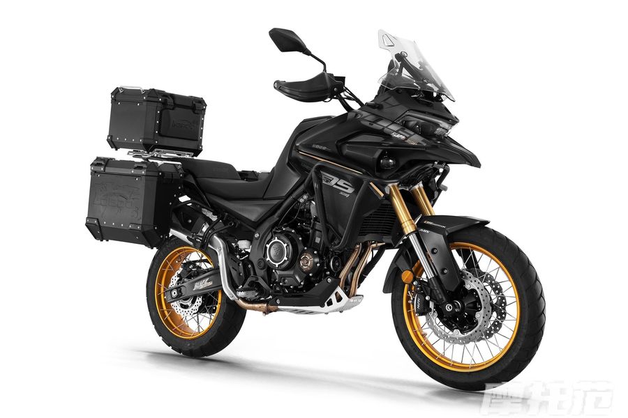 无极DS525X升级上市，赛科龙RX600、春风450MT、本田NX400你会选择谁呢？