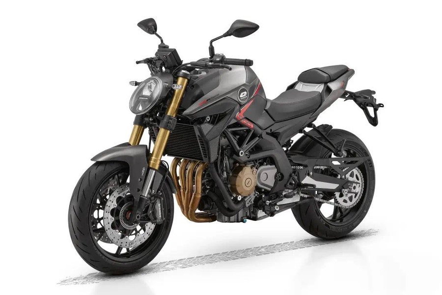 追600与黄龙600降价风暴:四缸街车性价比之选