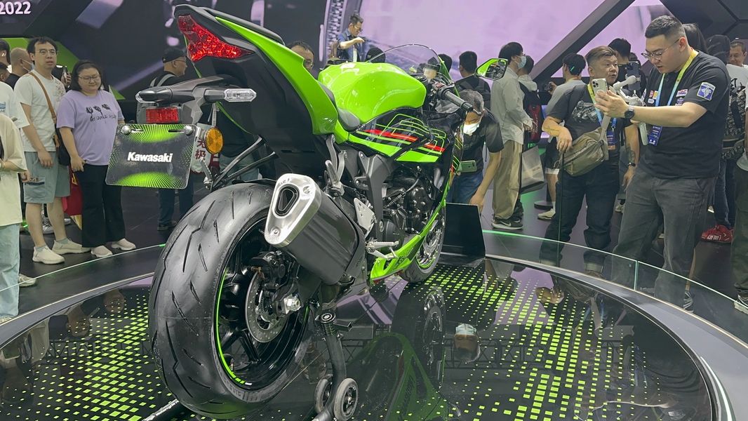 109800元，2024款川崎Ninja ZX-6R国内难逢敌手！,摩托范