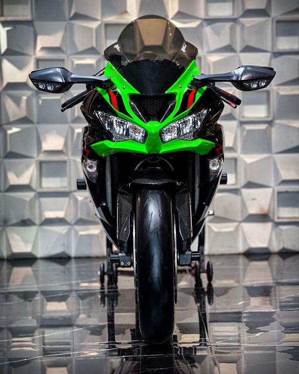 川崎ZX-6R震撼来袭，109800元开启中排量运动新篇章