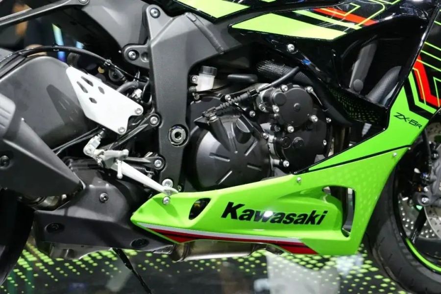 川崎新品发布引发热议，Ninja ZX-6R能否成为中量级仿赛新标杆？