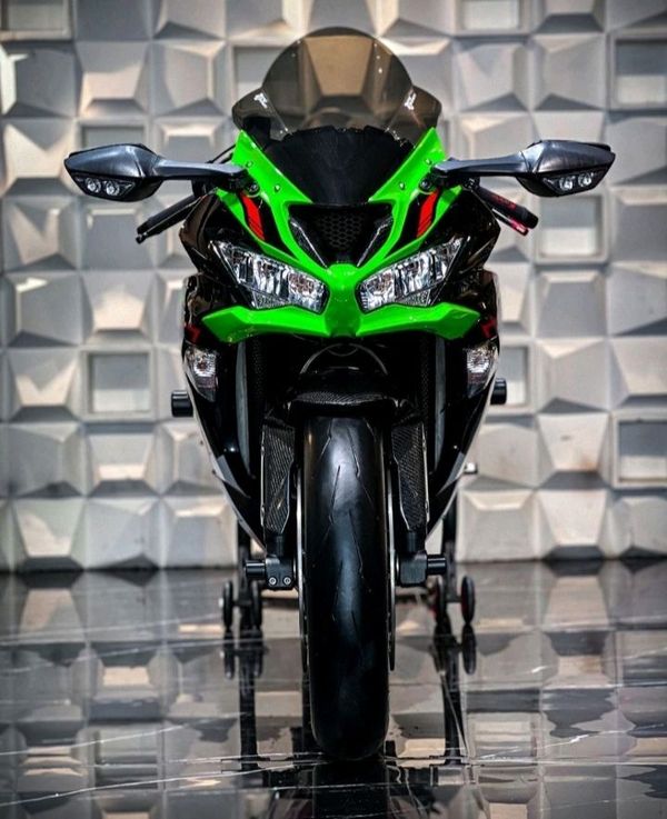 普通科　可可 600级别性能之王！10.98万的川崎ZX-6R，能否成为R6的平替？