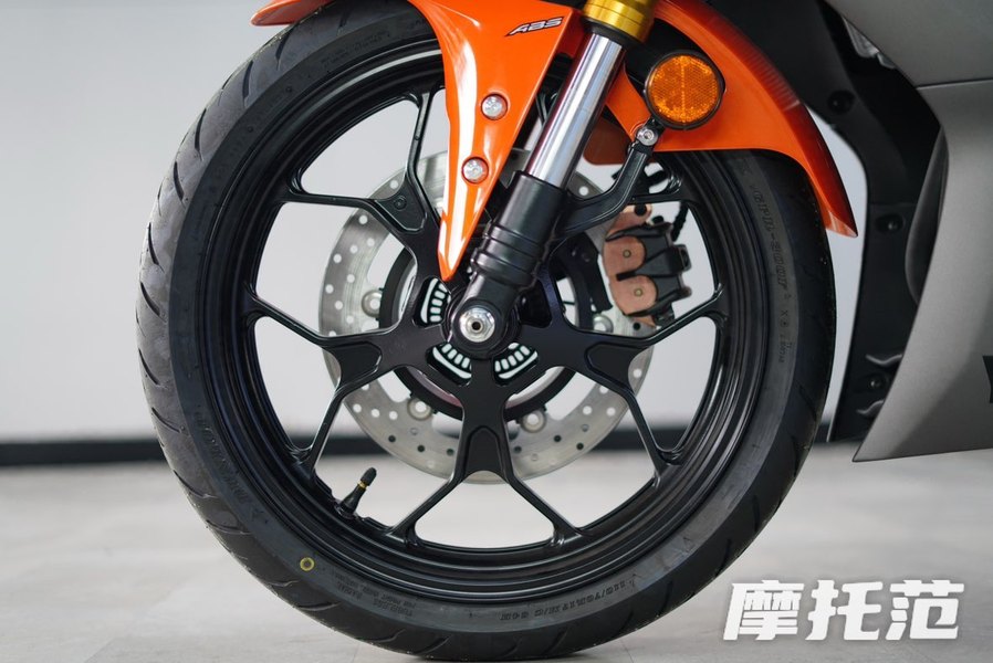 雅马哈进口跑车r3,售价46800元