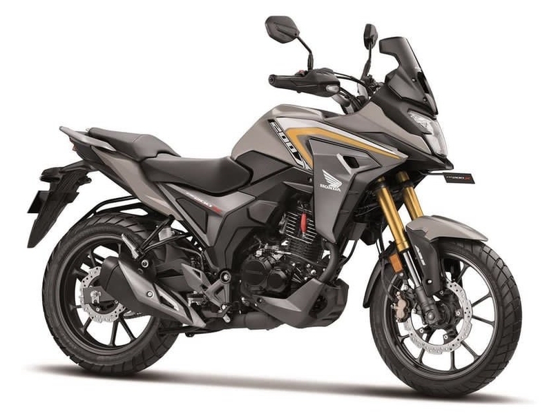 其中,国内摩友比较陌生的,本田 cb200x 摩托车,在印度和东南亚都作为