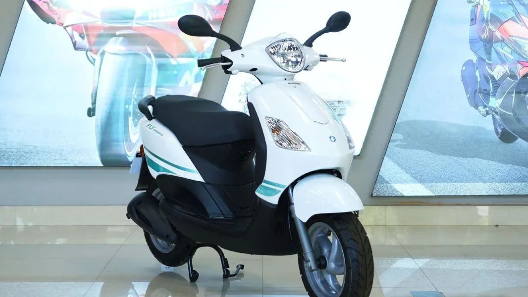 比亚乔fly飞翔150,一款复古兼时尚的踏板车.