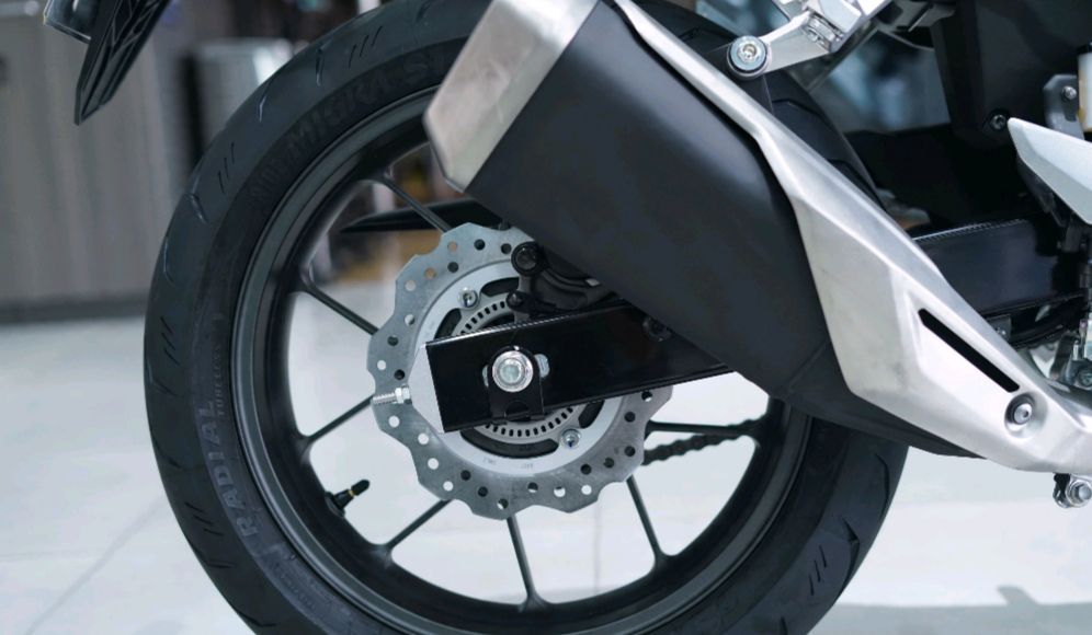 CB400F 低走行 惊喜！本田CB400F超值低价来袭，性价比一骑绝尘,摩托范