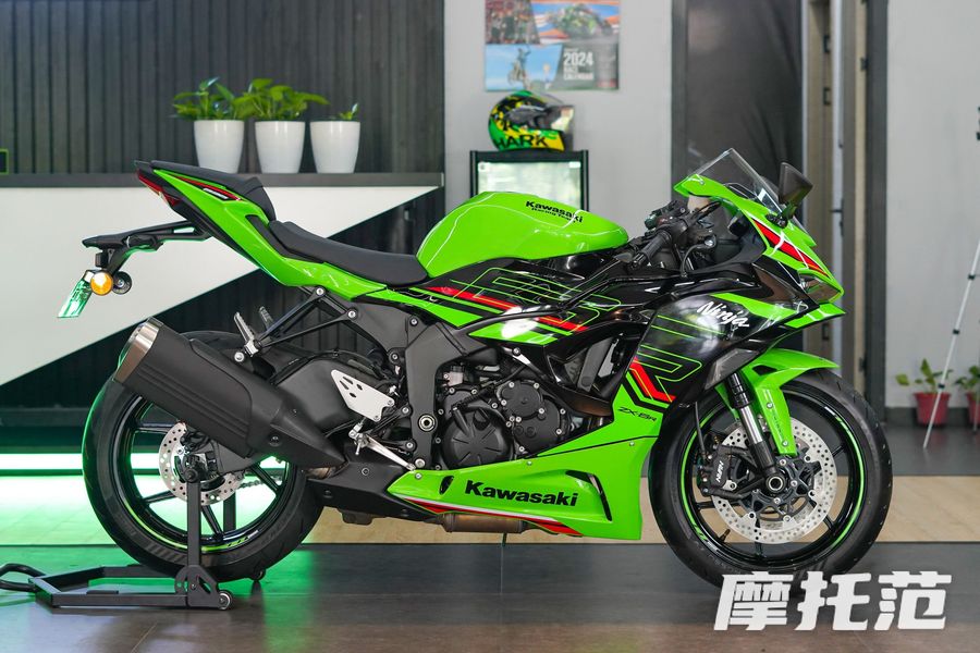大茂中量级四缸仿赛佼佼者： 川崎Ninja ZX-6R！超能打的利器！就是这