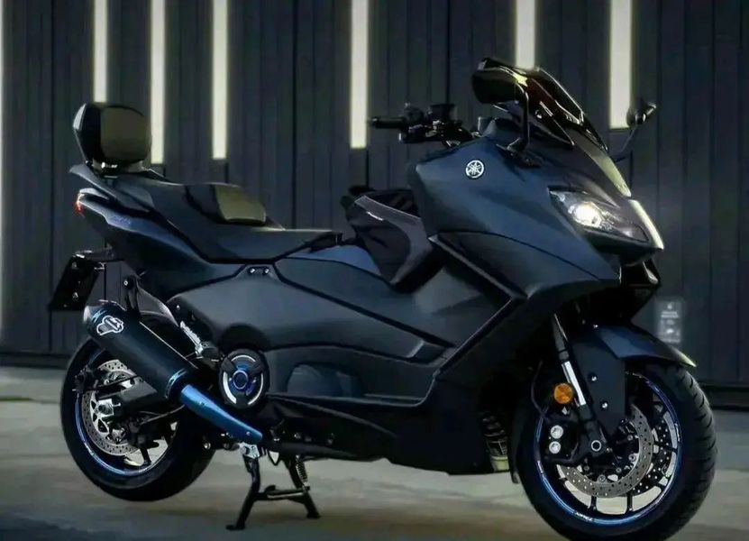 雅马哈tmax560,豪华大绵羊,外观极具侵略性.