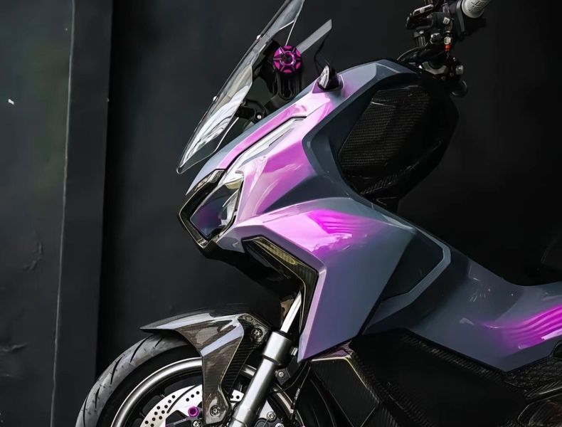 本田ADV系列再添猛将！2025款ADV160升级亮相，ESP+引擎加持，无钥匙启动更便捷,摩托范