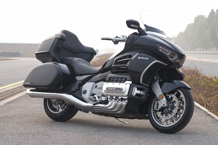 长城首款8缸摩托车上市，马力153.6匹，极速210km/h，售218800元起