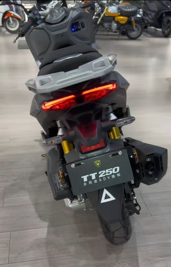 全新天鹰TT250！超帅气的adv踏板，期待已久，没让人失望！,摩托范