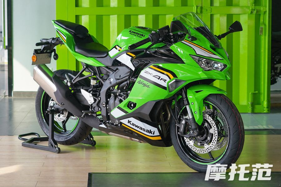 川崎推出了2025款全新400CC四缸跑车ZX-4R ，骑友对的它的争议褒贬不一