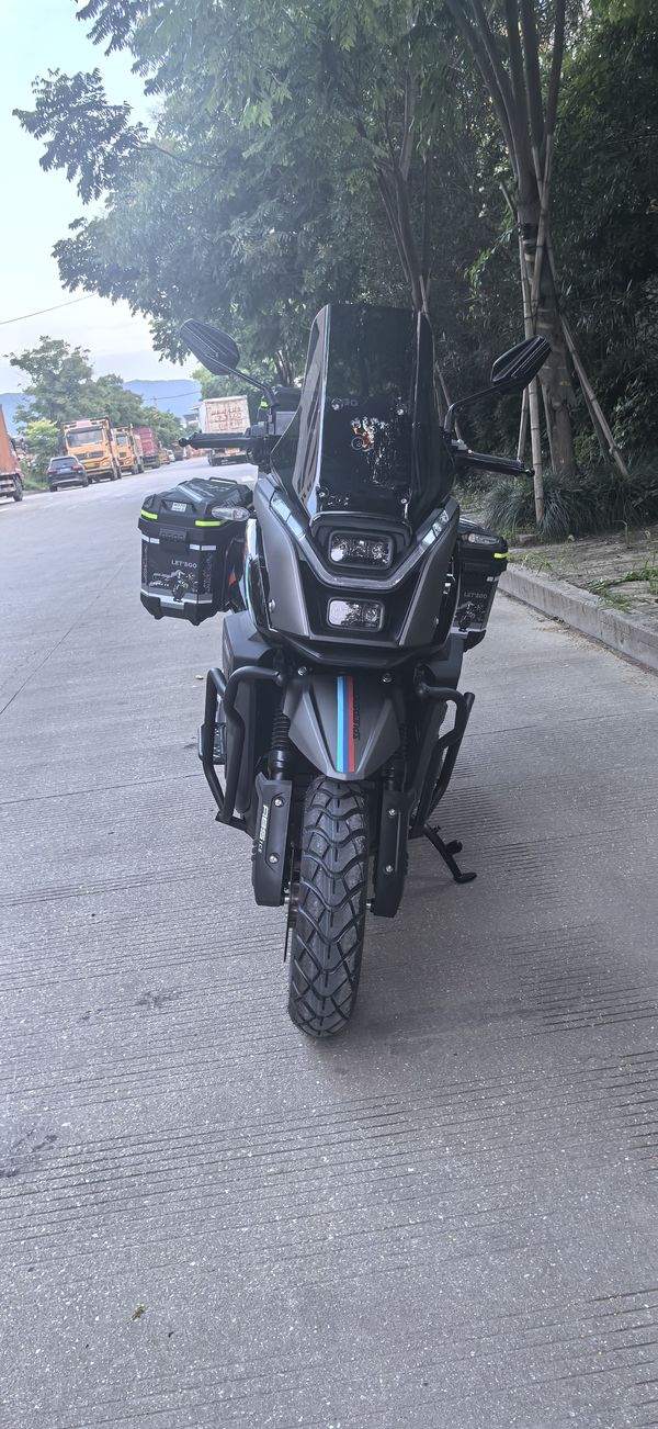 售价9980元，雅典娜这是要掀桌子？全新ADV150SR上市！,摩托范