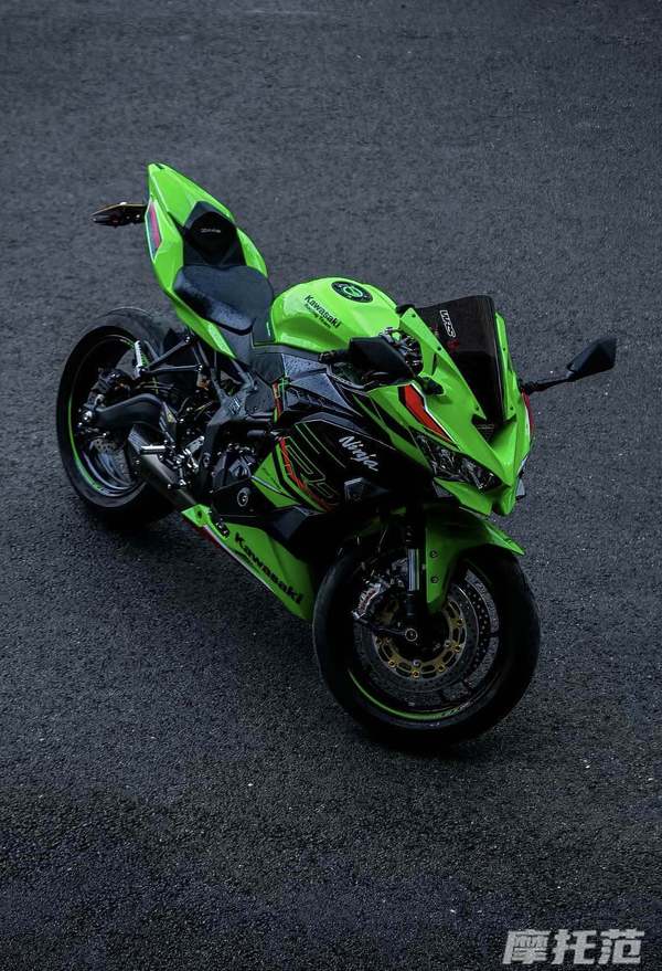 坚守四缸本心，焕新颜值登场：2026款川崎ZX-4R的独特魅力