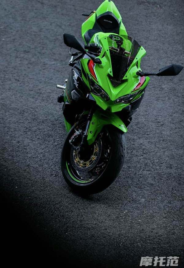 坚守四缸本心，焕新颜值登场：2026款川崎ZX-4R的独特魅力