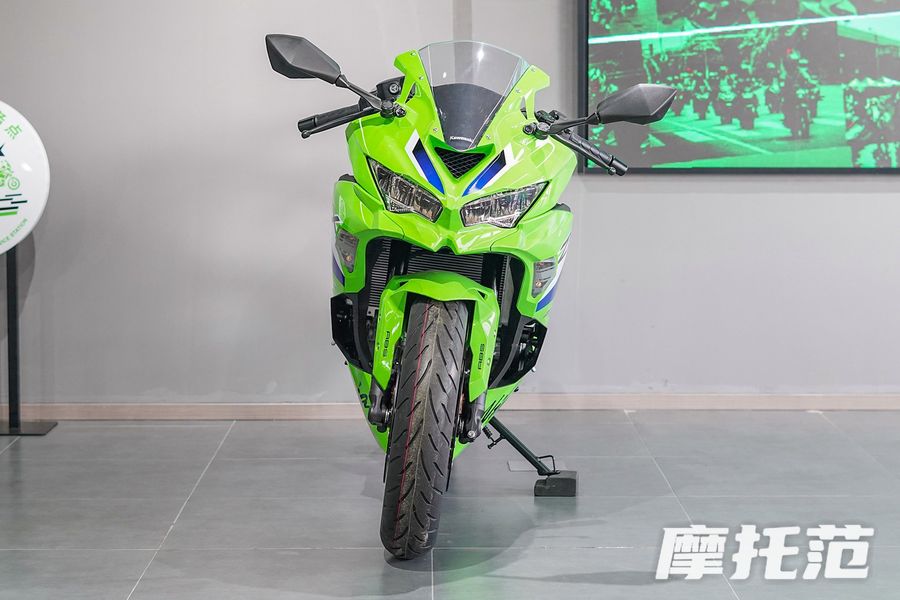 价格直降1万！2026款川崎ZX-4R打响四缸仿赛价格战，车主背刺虽痛但真香