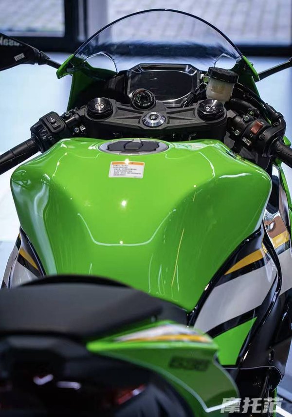 唯一中量级纯种仿赛！川崎ZX-6R 636，有多厉害？