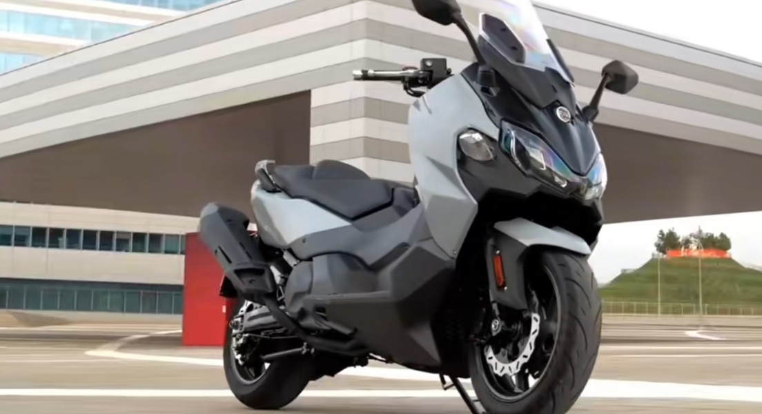 国产双缸踏板车之三阳maxsym tl508,动力45.5匹,价格82800元