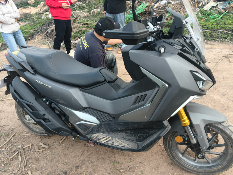 详细测评光阳赛艇X350︱这才叫ADV踏板嘛