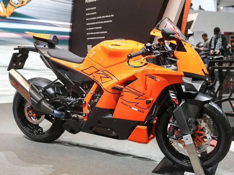 990 Rcc KTM「990 RC R」在欧洲10月发售!motoGP的直系车型!,摩托范