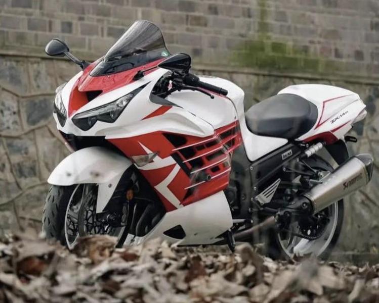 六眼魔神”——川崎Ninja ZX - 14R,摩托范