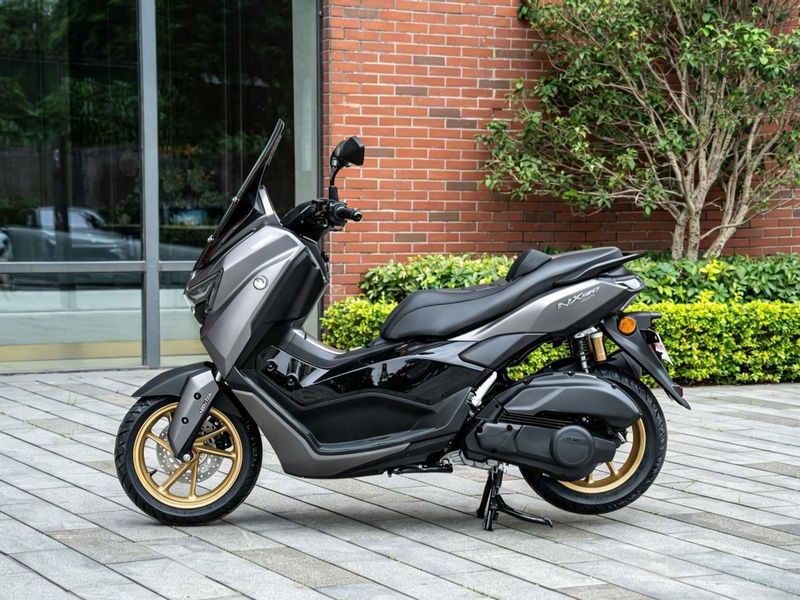 长续航+双通道ABS+TCS，2026款飞鹰NX150运动踏板，售价7980元起
