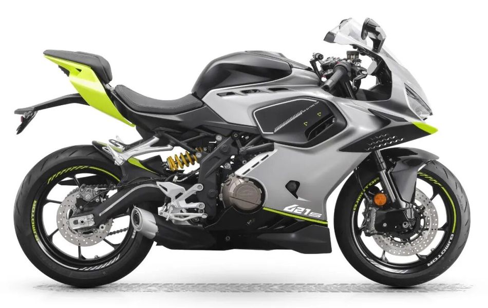 赛421S再次掀桌子，这次能干翻ZX4R？,摩托范