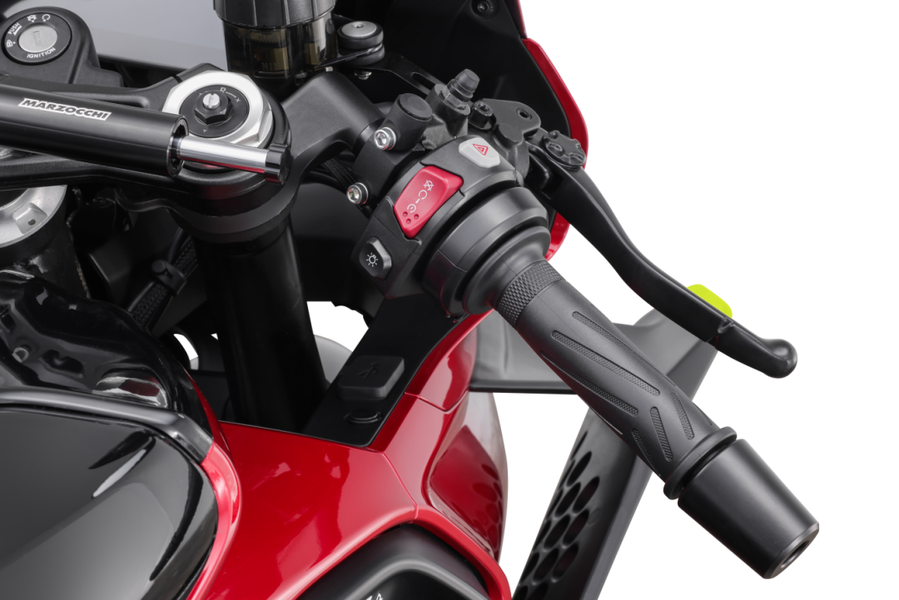 烈火 钱江的新赛421 VS 川崎新ZX-4R/RR，同台竞技凭实力说话,摩托范