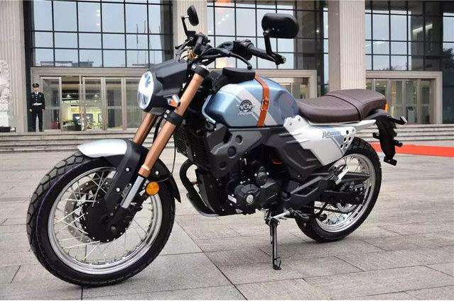 力帆高颜值复古机车200cc水冷配备abs质量优异13万元