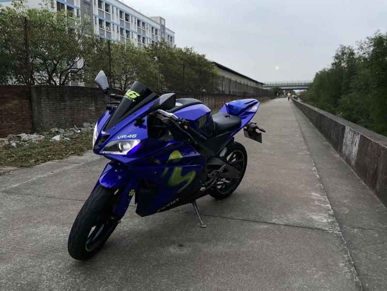 改装的竞技风挡,加长的新款驼峰,总体风格非常耐撕,会不会是你的菜