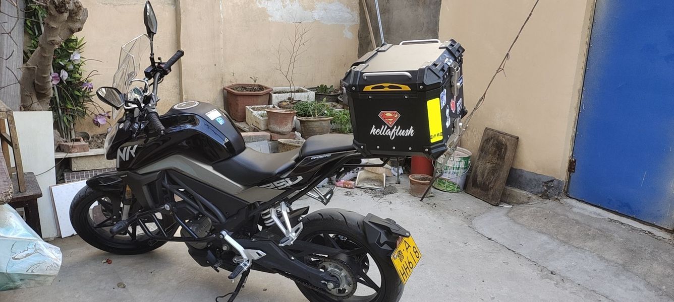 黑色春风250nk大变身!diy车贴后简直帅炸了