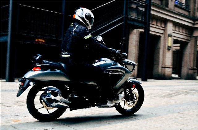 又一款美式巡航铃木酷道