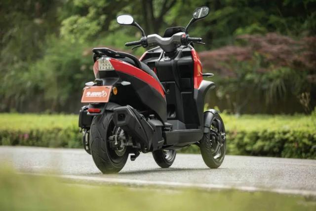 38万!国内首款倒三轮摩托车林海trinity150量产版亮相