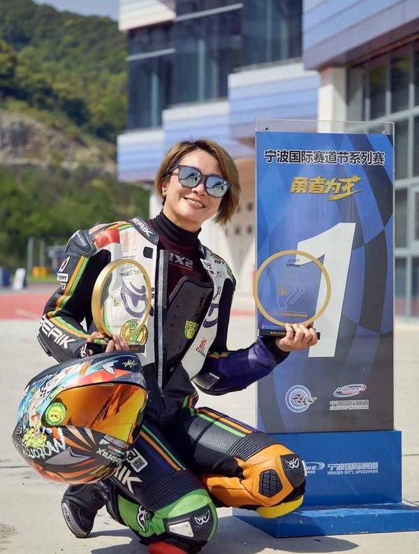 国内顶级女赛车手一一陈玲