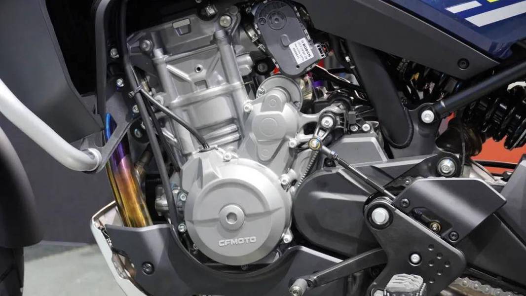 ktm799cc双缸发动机弯道abs双向快排的春风800mt